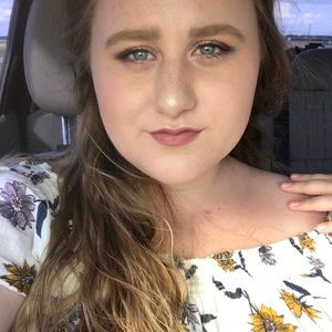 Meet your Posher, Alaina